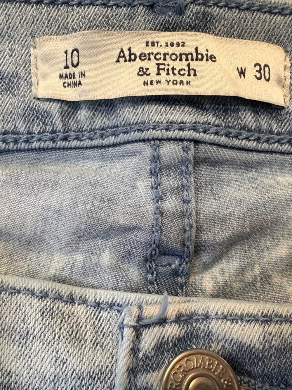 Abercrombie & Fitch Light Wash Button Front Denim High Waist Shorts Size 10 - Picture 5 of 5